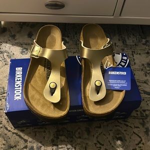 Brand New Birkenstock Gizeh BS Gold